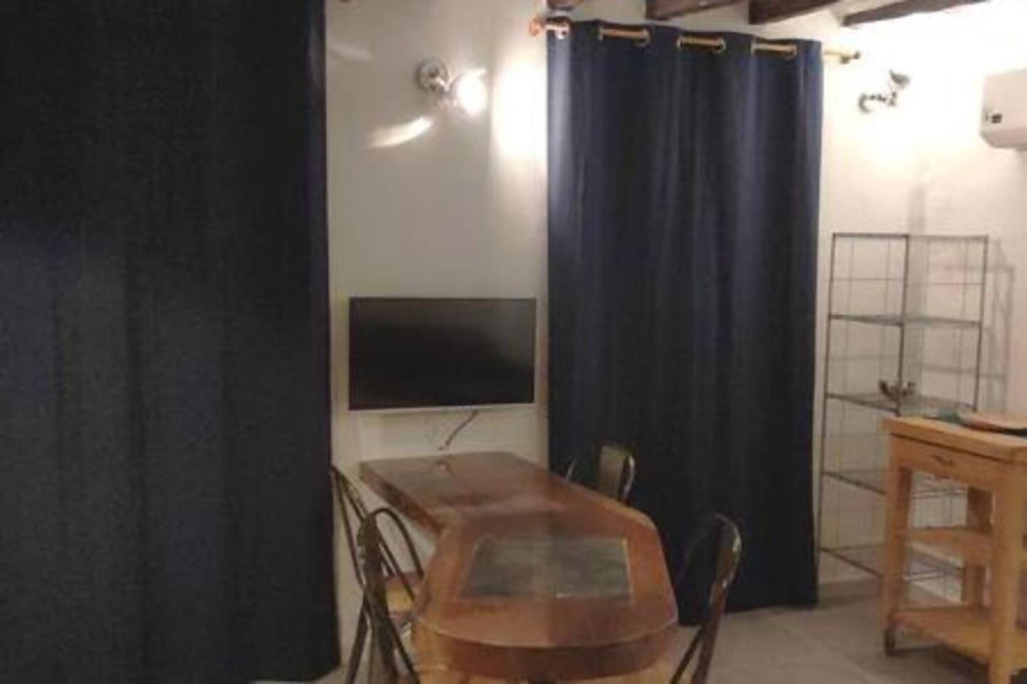 Taocasa Metal Apartman Olot Kültér fotó