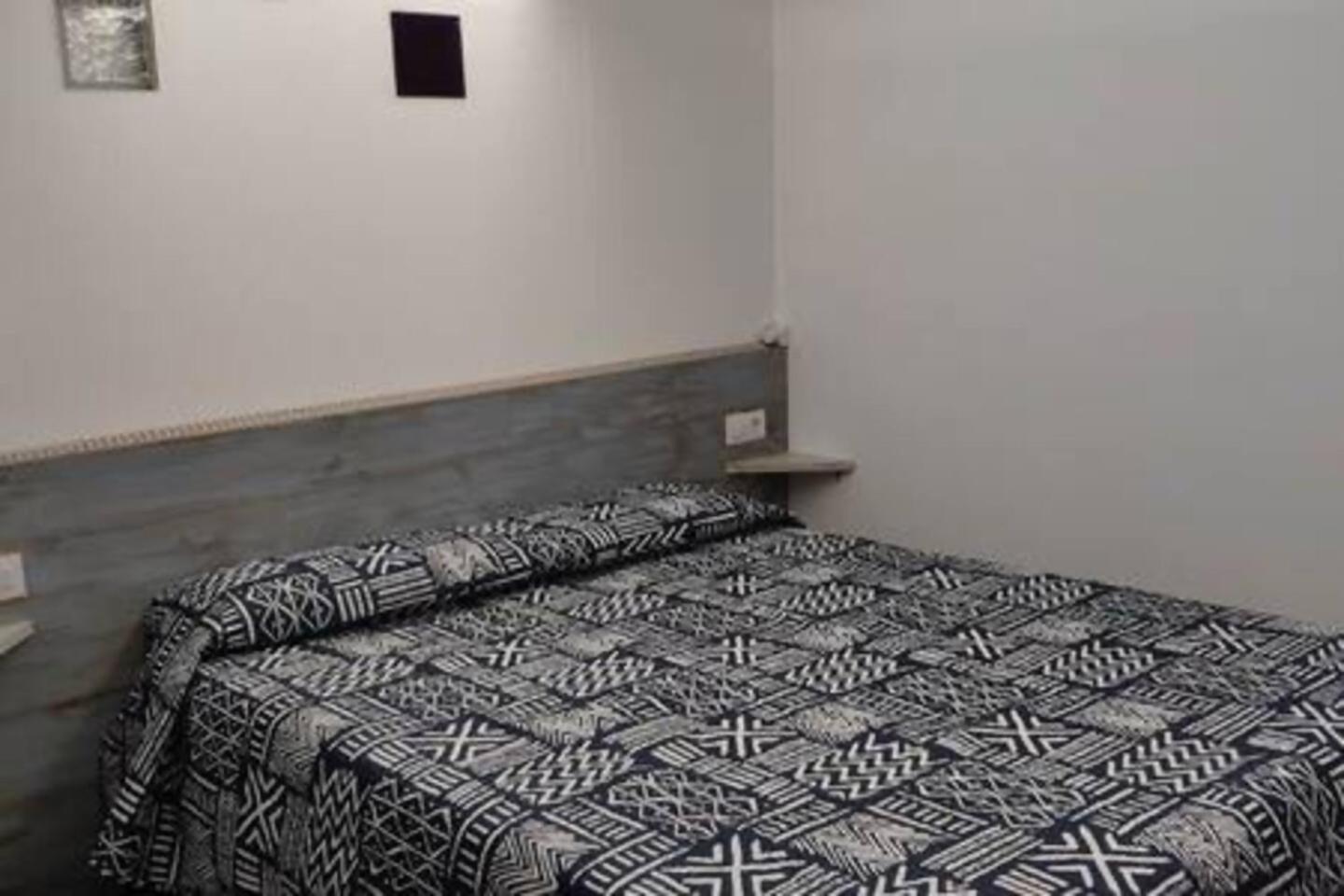 Taocasa Metal Apartman Olot Kültér fotó